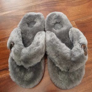 Fluffy slippers